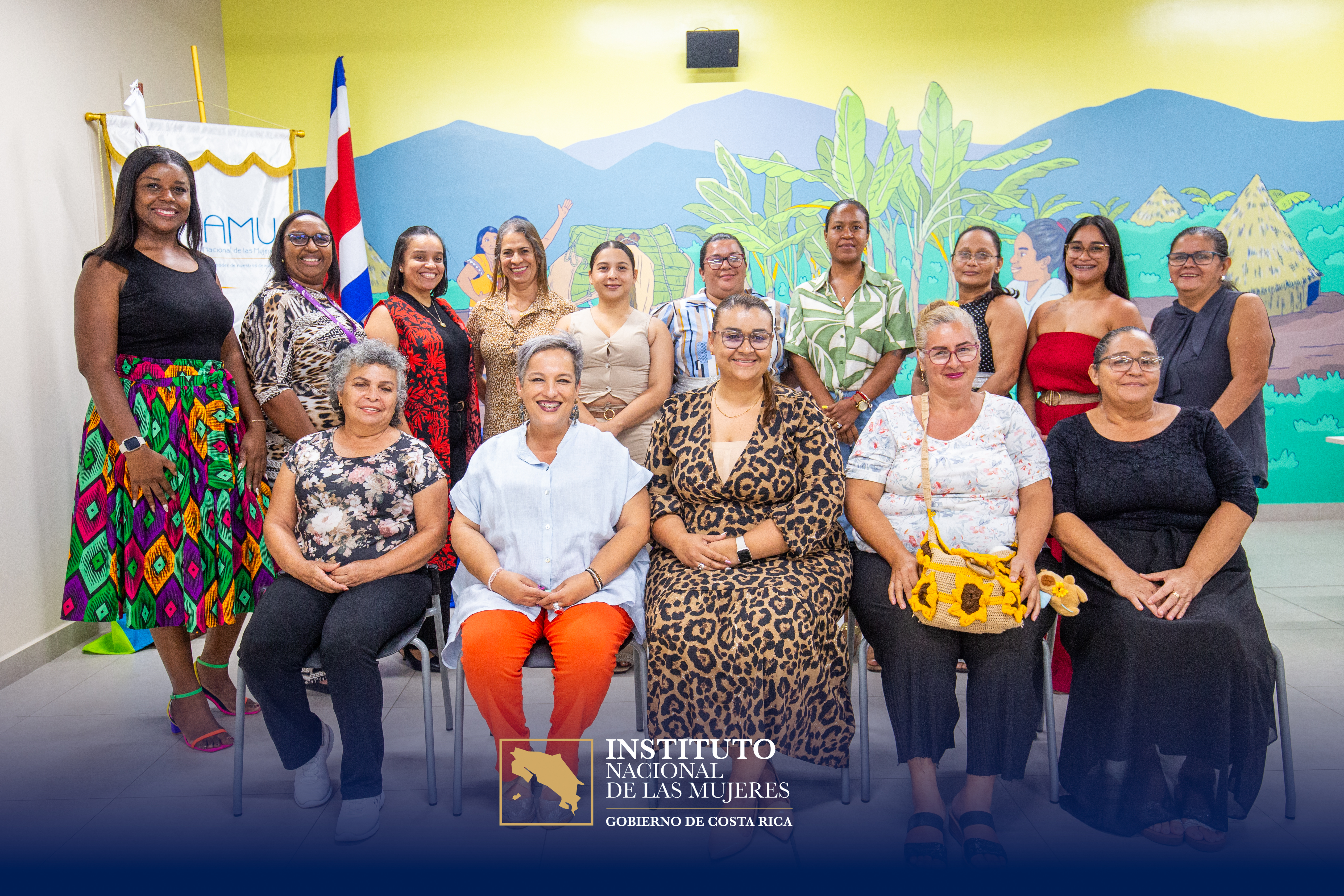 Mujeres beneficiadas con FOMUJERES en Huetar Caribe